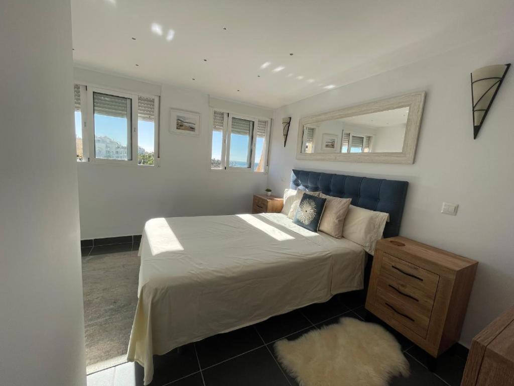 Seaside View Apartment Estepona Dış mekan fotoğraf
