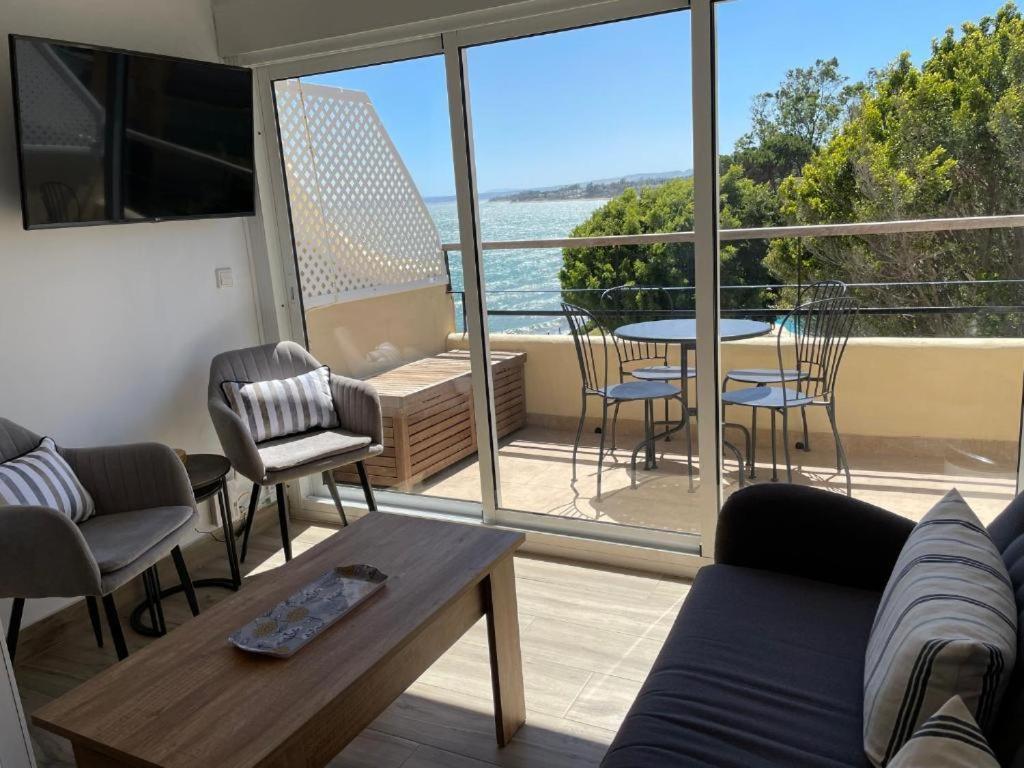 Seaside View Apartment Estepona Dış mekan fotoğraf