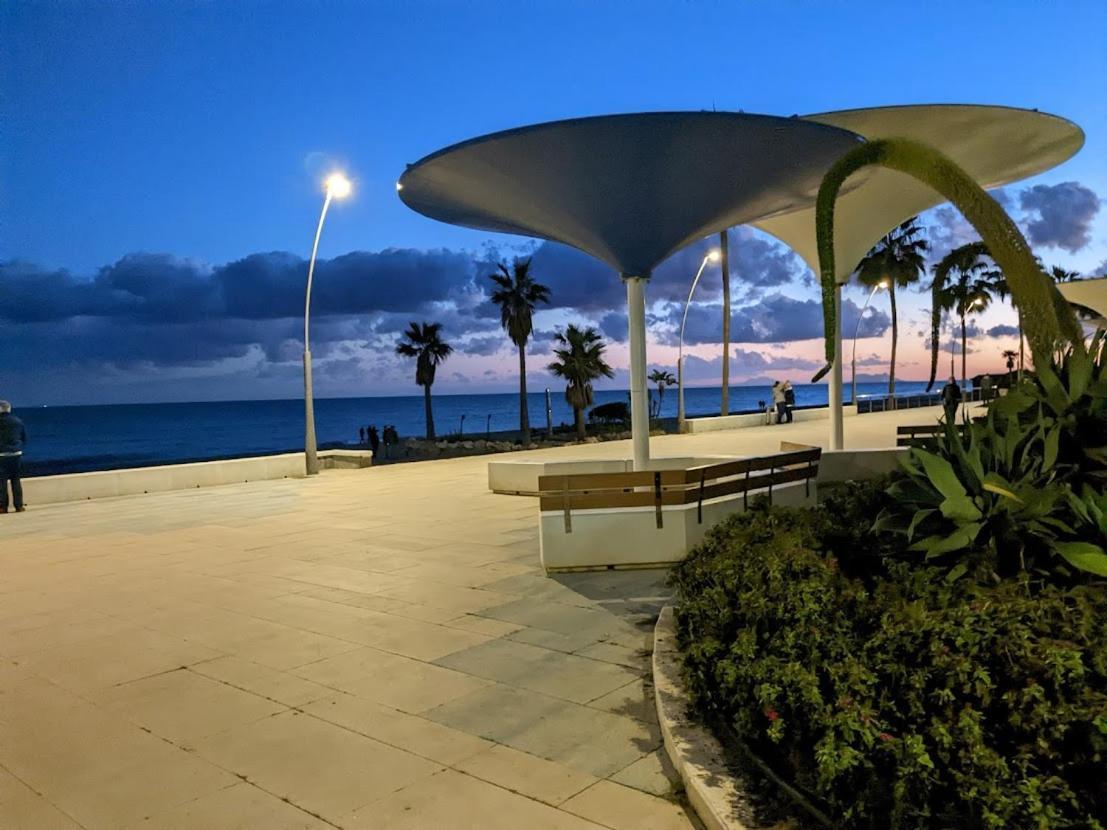 Seaside View Apartment Estepona Dış mekan fotoğraf