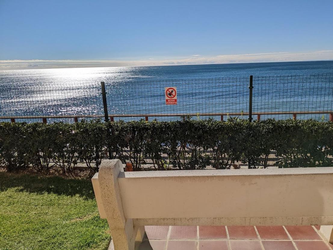 Seaside View Apartment Estepona Dış mekan fotoğraf
