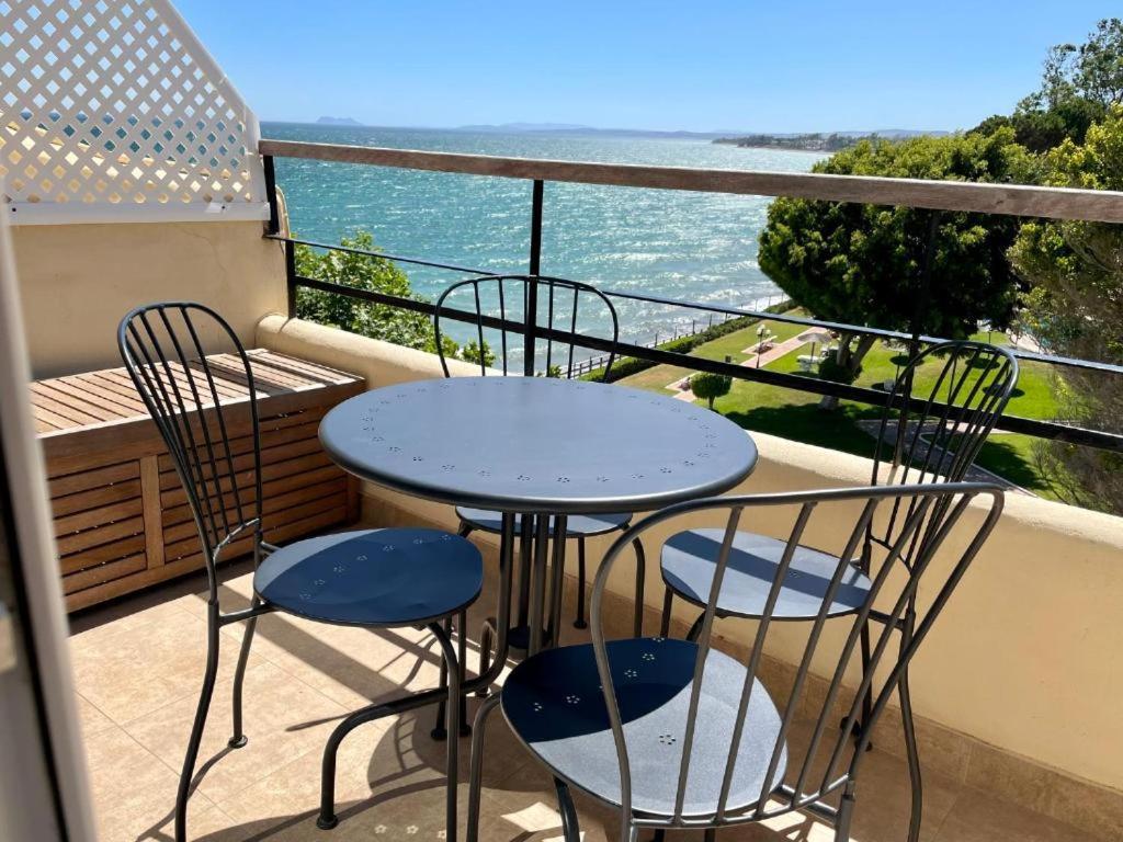 Seaside View Apartment Estepona Dış mekan fotoğraf