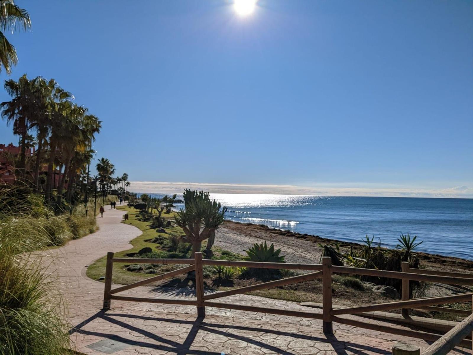 Seaside View Apartment Estepona Dış mekan fotoğraf